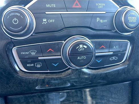 Used 2022 Chrysler 300 Touring L w/ Popular Equipment Group image 16