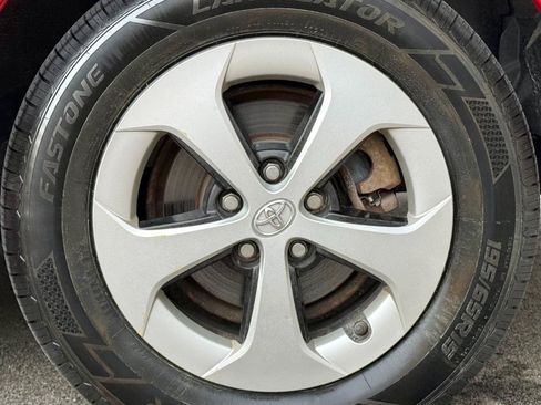 Used 2012 Toyota Prius Four w/ Deluxe Solar Roof Pkg FWD image 21