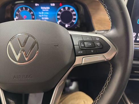 Used 2025 Volkswagen Atlas SE image 27