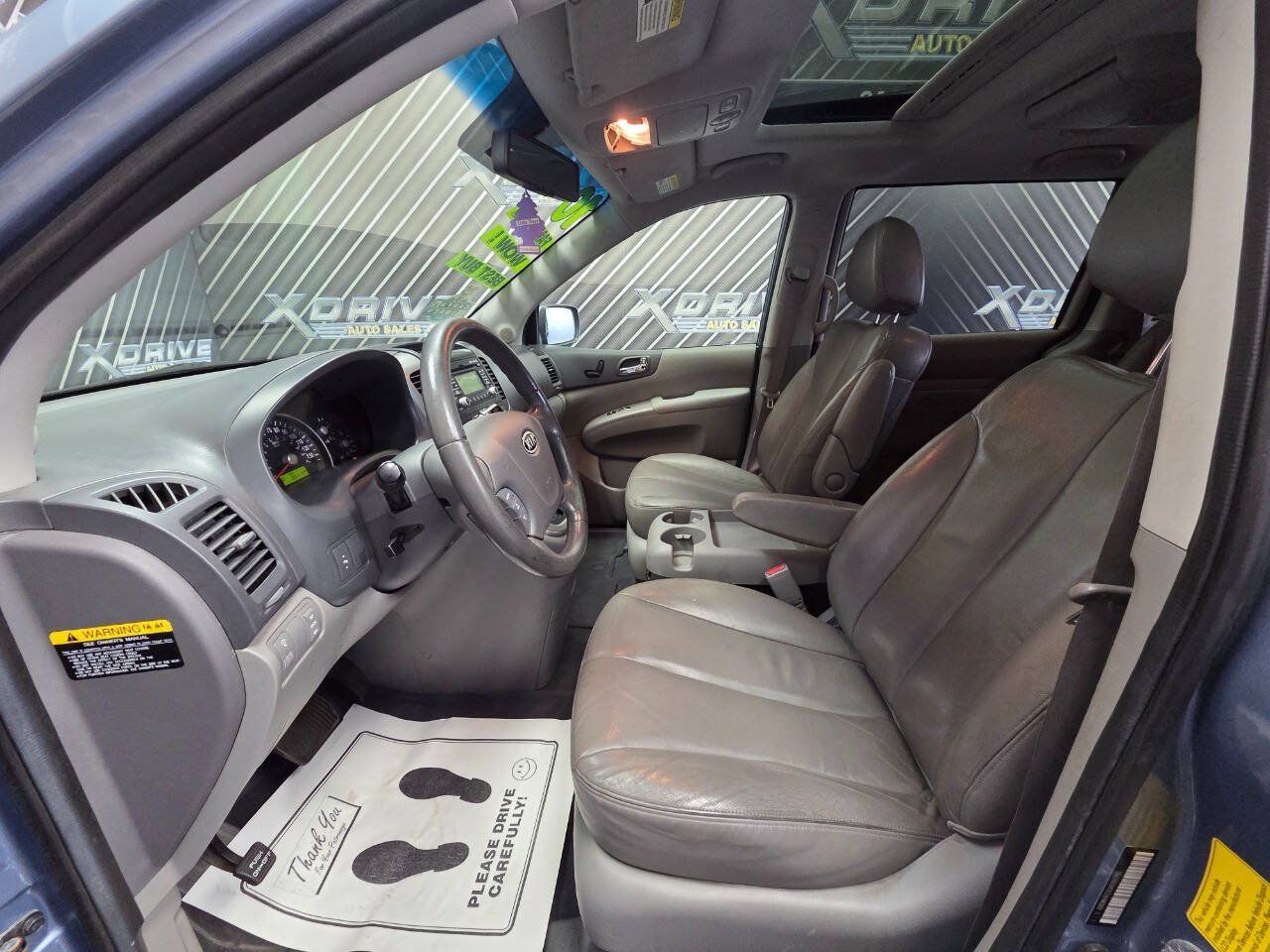 Used 2010 Kia Sedona EX w/ Luxury Pkg FWD image 17