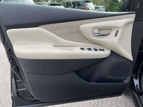 Used 2024 Nissan Murano SL FWD image 16