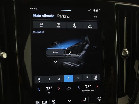 Used 2024 Volvo V60 B5 Cross Country Plus image 34