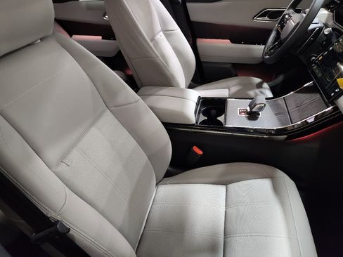 Used 2024 Land Rover Range Rover Velar Dynamic SE image 31