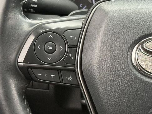 Used 2022 Toyota Camry SE FWD image 12