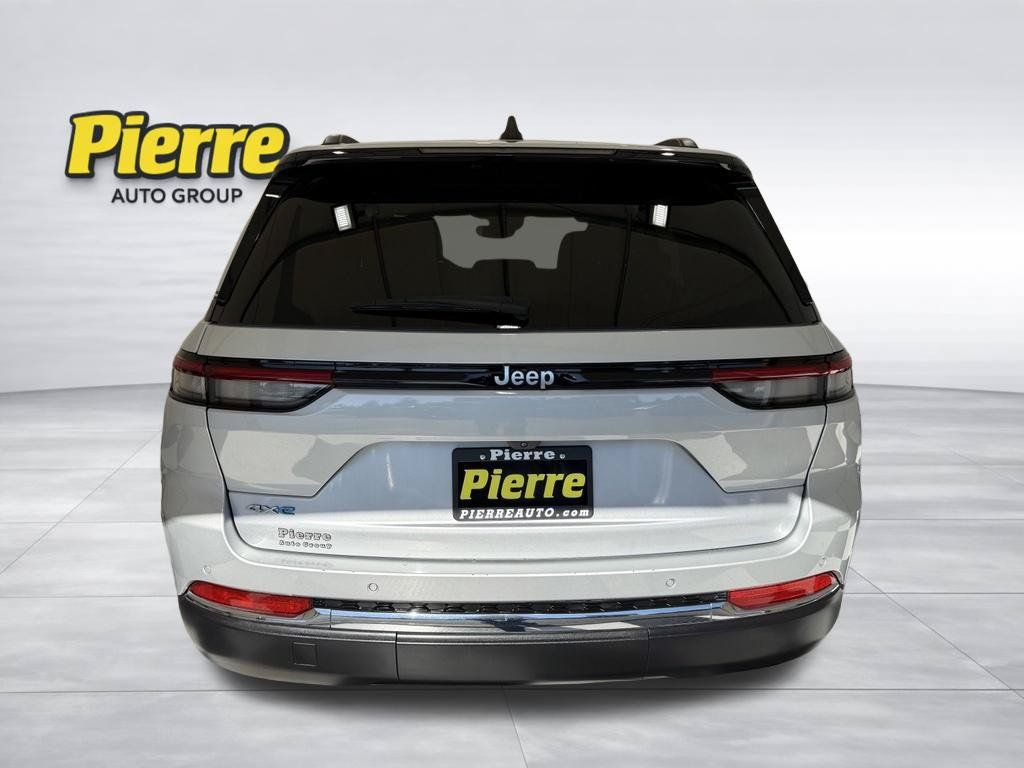 Used 2024 Jeep Grand Cherokee Limited 4xe AWD/4WD image 3
