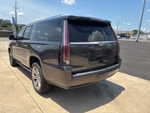 Used 2017 Cadillac Escalade ESV Premium Luxury AWD/4WD image 5