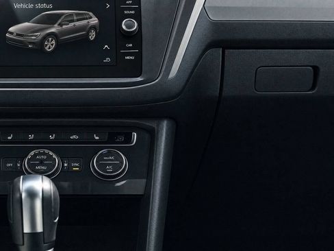 Used 2020 Volkswagen Tiguan SEL w/ Tiguan Two-Row MDO Package AWD/4WD image 19