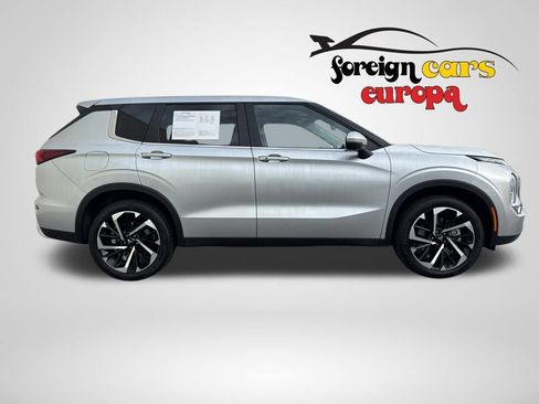 Used 2024 Mitsubishi Outlander SE Black Edition image 8