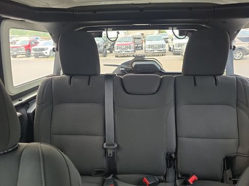 Used 2021 Jeep Wrangler Unlimited Sport AWD/4WD image 31
