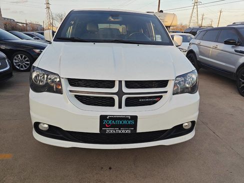 Used 2019 Dodge Grand Caravan GT FWD image 3