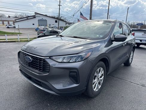 Used 2023 Ford Escape Active w/ Tech Pack #2 image 2