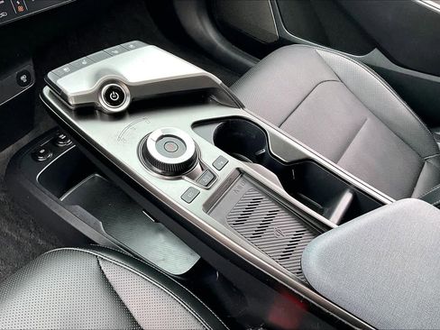 Used 2022 Kia EV6 Wind image 16