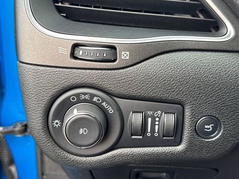 Used 2022 Jeep Cherokee Trailhawk w/ Sound & Nav Group image 25