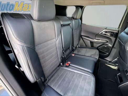 Used 2025 Mitsubishi Outlander SE AWD/4WD image 31