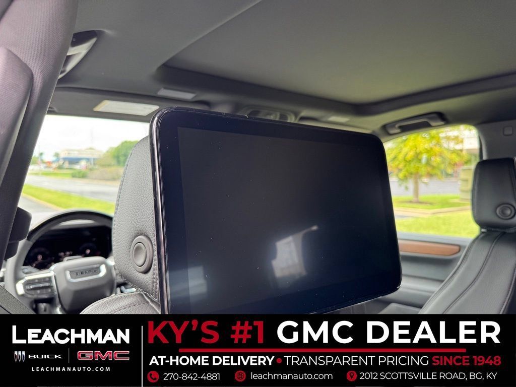New 2026 GMC Yukon Denali w/ Denali Reserve Package AWD/4WD image 17