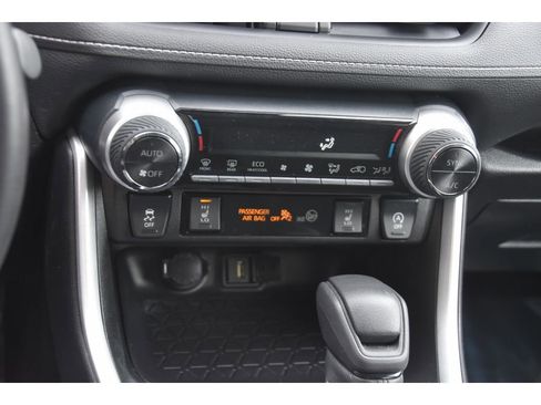 Used 2021 Toyota RAV4 XLE w/ Convenience Package image 36