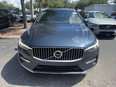 Used 2023 Volvo XC60 B5 Ultimate w/ Climate Package FWD image 2