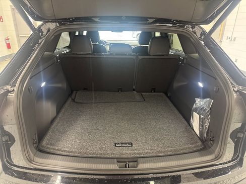 New 2026 Volkswagen Atlas Cross Sport SE AWD/4WD image 11