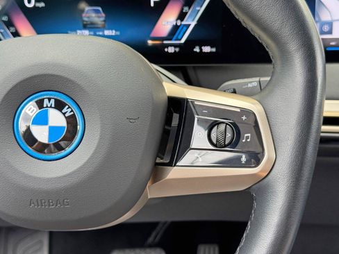 Used 2022 BMW iX xDrive50 w/ Sport Package AWD/4WD image 22