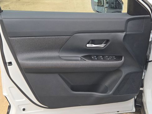 New 2026 Nissan Kicks SV image 11