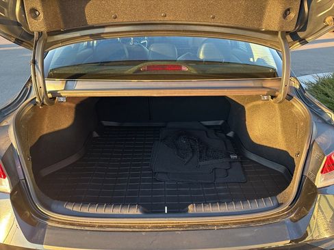 Certified 2023 Hyundai Elantra Limited image 8