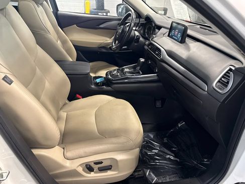 Used 2018 MAZDA CX-9 Touring w/ Touring Premium Package AWD/4WD image 18