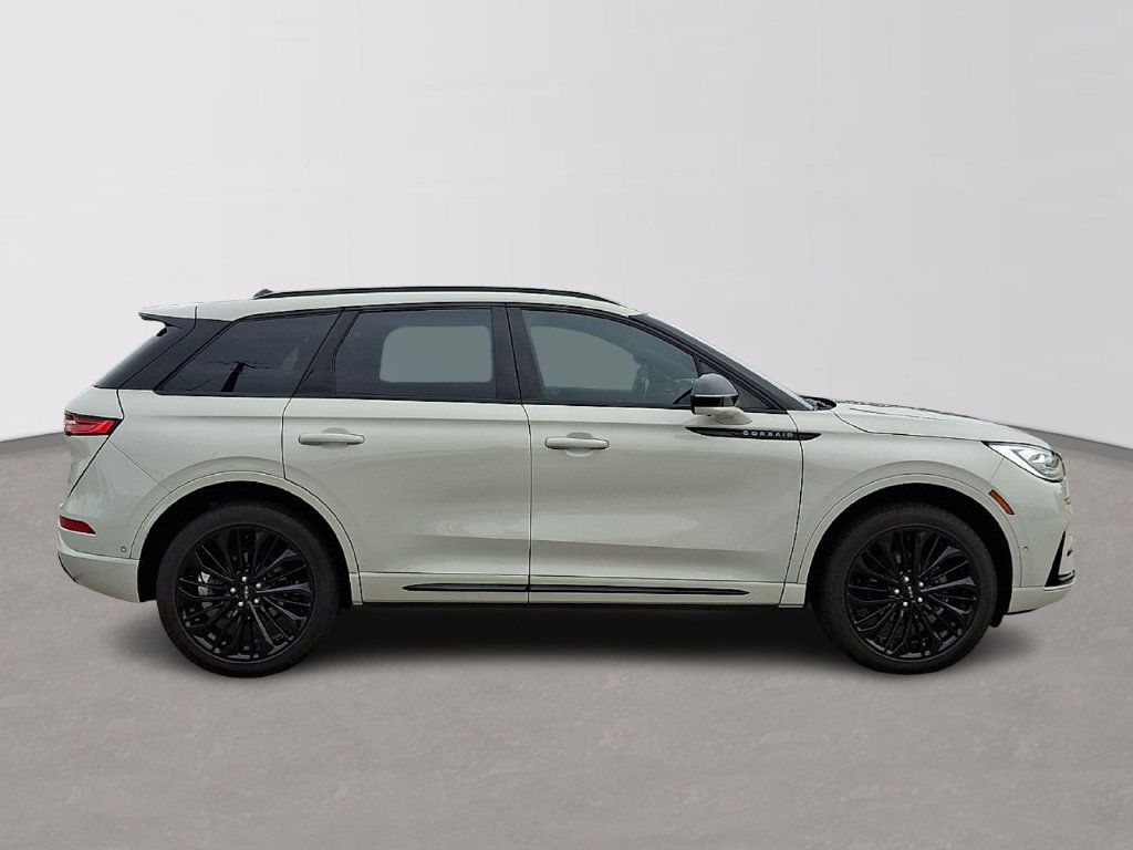 Used 2023 Lincoln Corsair Reserve w/ Equipment Group 202A AWD/4WD image 7