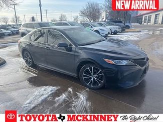 Used 2018 Toyota Camry SE video 1