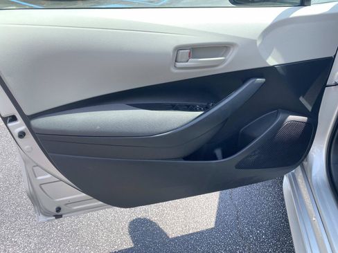 Used 2025 Toyota Corolla LE FWD image 20