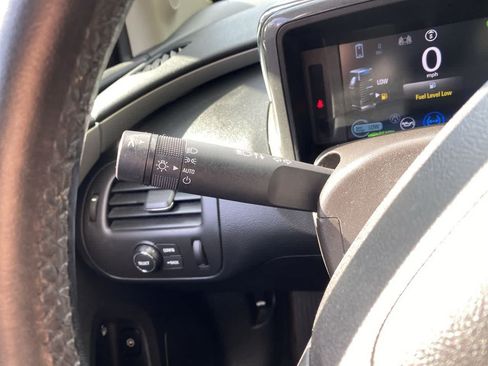 Used 2012 Chevrolet Volt Premium w/ Premium Trim Package FWD image 24