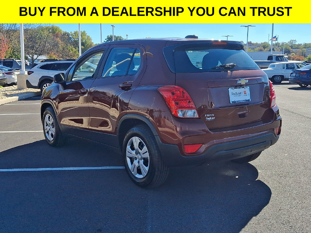 Used 2017 Chevrolet Trax LS FWD image 4