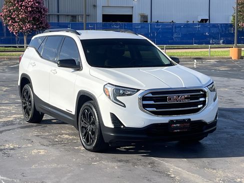 Used 2020 GMC Terrain SLE w/ Elevation Edition AWD/4WD image 3