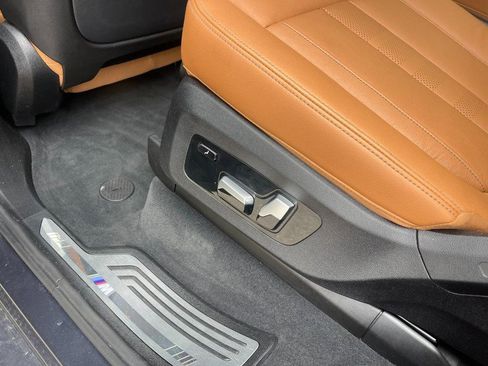 Used 2022 BMW X7 M50i w/ Luxury Seating Package image 30