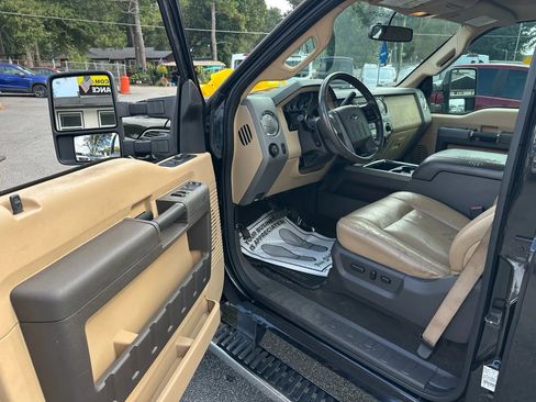 Used 2011 Ford F250 Lariat w/ Lariat Interior Pkg image 20
