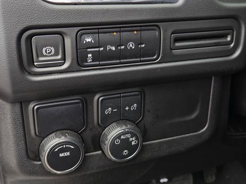 Used 2024 Chevrolet Tahoe Premier image 20