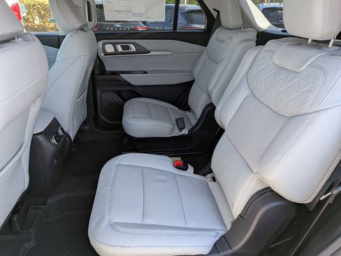 New 2026 Ford Explorer Platinum AWD/4WD image 8