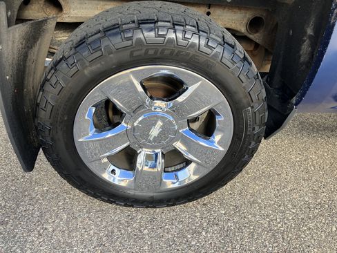 Used 2017 Chevrolet Silverado 1500 LTZ w/ Sport Package AWD/4WD image 17
