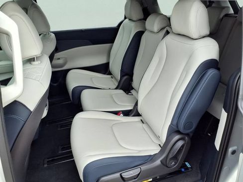 New 2026 Kia Carnival SX FWD image 16