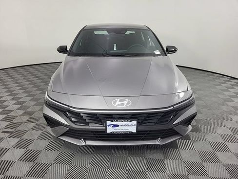 Certified 2025 Hyundai Elantra Sport FWD image 3
