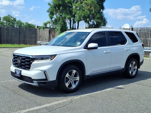 Used 2023 Honda Pilot EX-L image 3