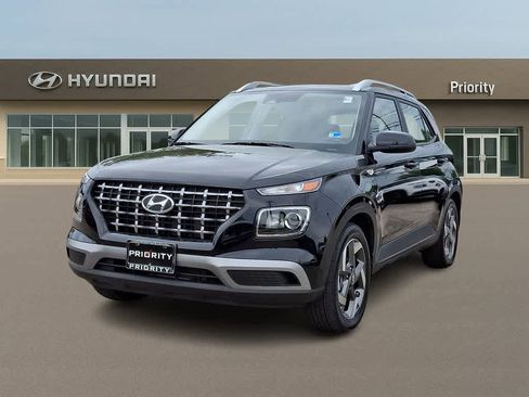Certified 2025 Hyundai Venue SEL FWD image 1