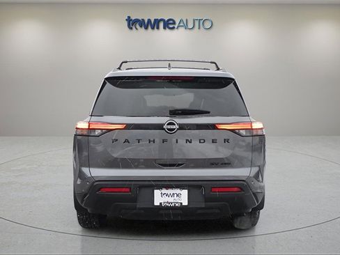 Used 2024 Nissan Pathfinder SV w/ Black Appearance Package image 4