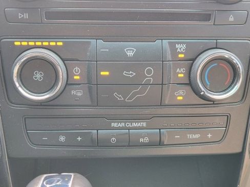 Used 2017 Ford Explorer FWD image 16