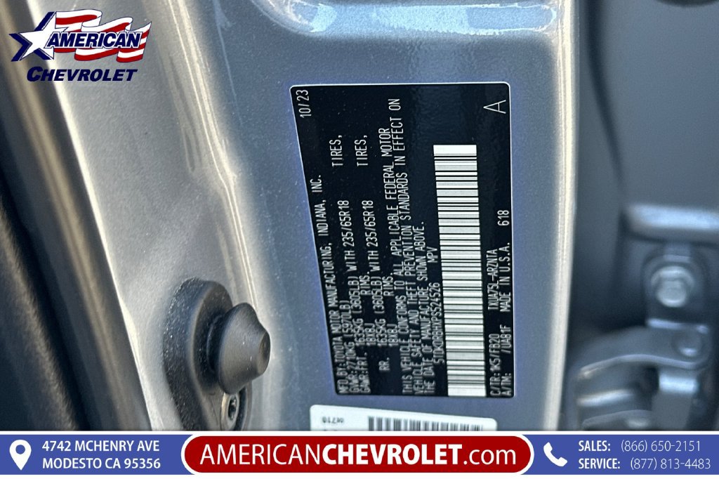 Used 2023 Toyota Highlander LE AWD/4WD image 41