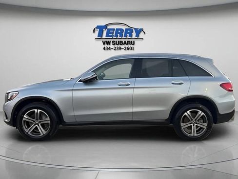 Used 2018 Mercedes-Benz GLC 300 4MATIC image 3