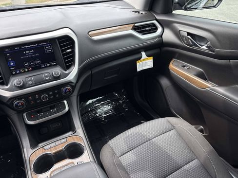 Used 2023 GMC Acadia SLE w/ Driver Convenience Package FWD image 28