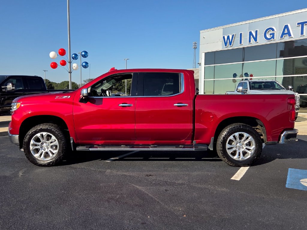 Used 2023 Chevrolet Silverado 1500 LTZ AWD/4WD image 2