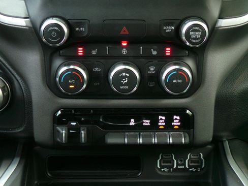 Used 2021 RAM 1500 Big Horn AWD/4WD image 13