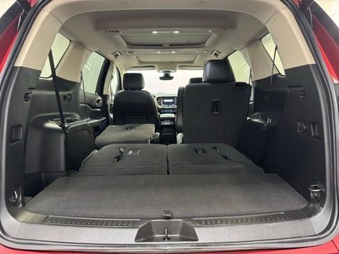 Used 2023 GMC Acadia Denali image 37