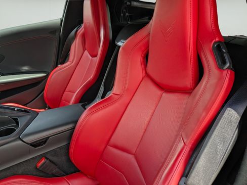 Used 2022 Chevrolet Corvette Stingray Coupe w/ Z51 Performance Package RWD image 7